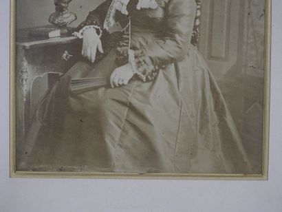 Atelier NADAR (entourage): Portrait de femme...