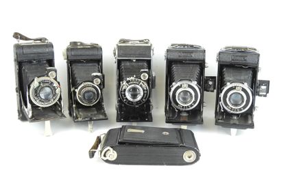 6 BLOW PHOTO CAMERAS including 2 KINAX II...