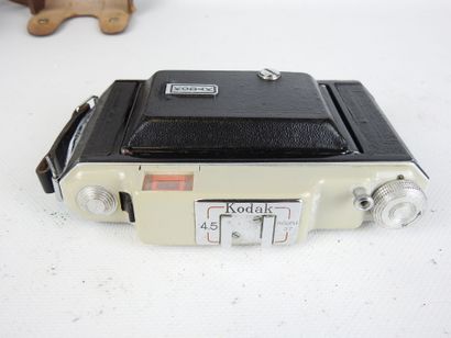 KODAK: 8 cameras including BROWNIE FLASH...