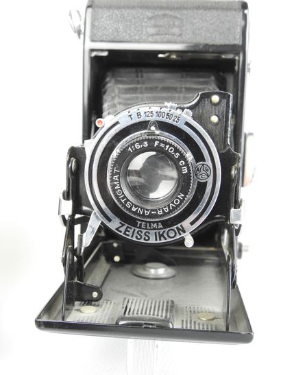 2 ZEISS IKON FILM and ZEISS IKON TELMA bellow...