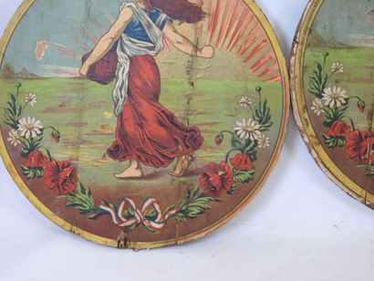 QUATRE PANNEAUX de forme ronde, à décor d'Allégorie...