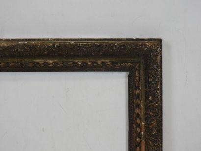 CADRE ANCIEN en bois et stuc à décor mouluré...