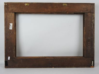 CADRE ANCIEN en bois et stuc doré à décor...