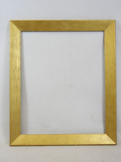 CADRE NU en bois doré. 85 x 73 - 73 x 60...