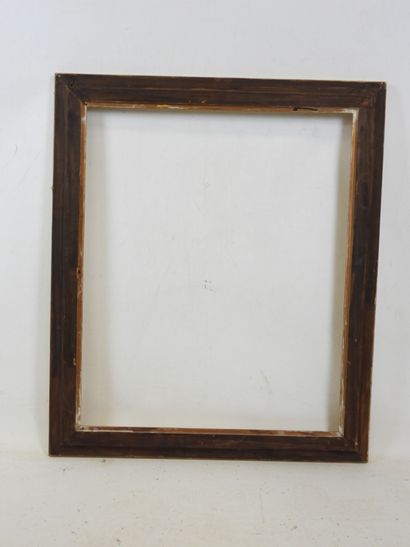 CADRE NU en bois doré. 85 x 73 - 73 x 60...
