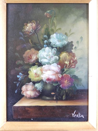 VESLIN (XXe) : Bouquet de fleurs. Huile sur...