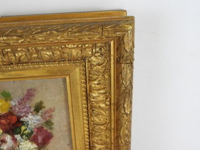 P. MOTTE (XIX-XXe) : Bouquet de fleurs. Huile...