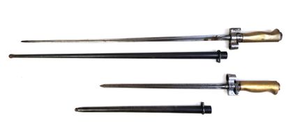 BAIONNETTES. Set of 2 Lebel bayonets with...