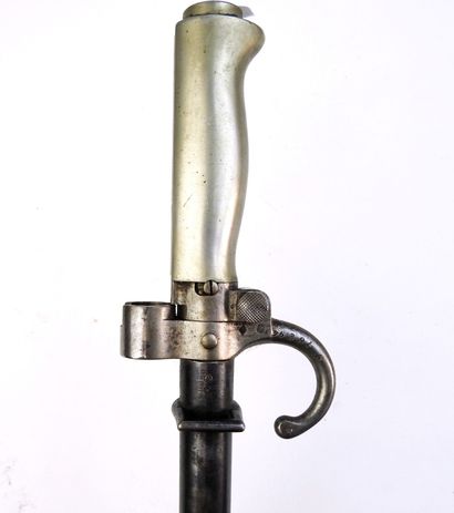 BAIONETTES. Lebel bayonet with quillon, nickel...