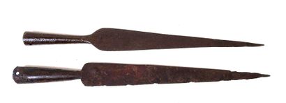 MISCELLANEOUS. Set of 2 median-edged iron...