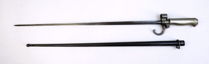 BAIONETTES. Lebel bayonet with quillon, nickel...