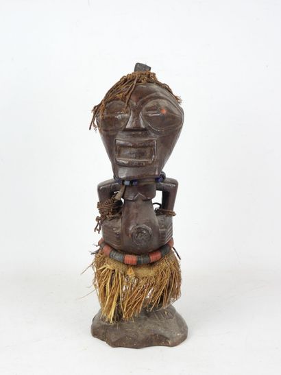 SONGYE, République Démocratique du Congo.
Bois...