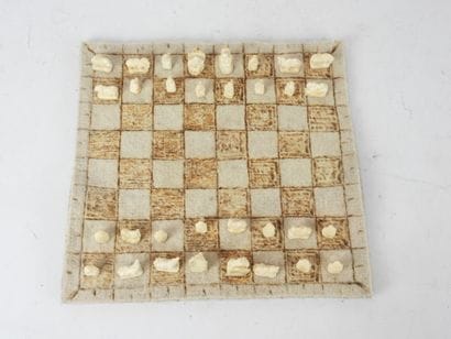 MONGOLIE : JEUX D'ECHECS. Plateau en laine...