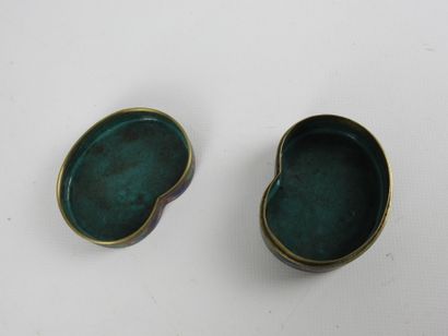 JAPAN: Box with cloisonné enamel decoration...