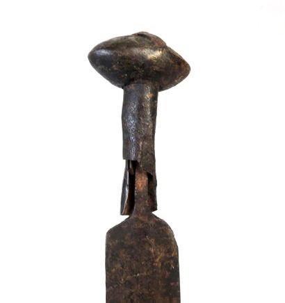 ARMES BLANCHES. Épée Touareg. SF. L: 73 cm,...