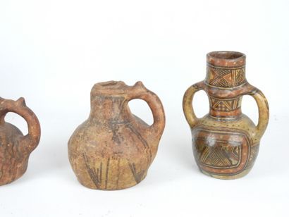 BERBERE - Kabylie : Quatre vases en terre...
