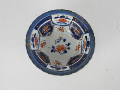 JAPAN: Porcelain stoneware bowl with blue,...