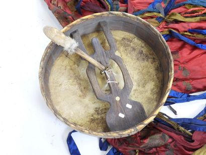Ensemble ayant appartenu à une chamane de...