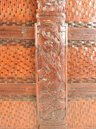 CHINE : Panier à piquenique en bois laqué...