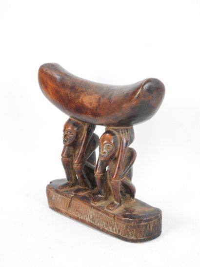 LUBA, République Démocratique du Congo. Appuie-nuque...