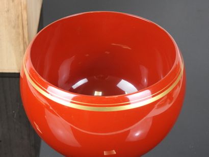 JAPON - XXeme siècle : Coupe sur pied en...