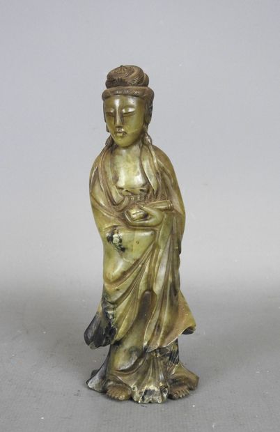 China.
Subject depicting the goddess Guanyin...