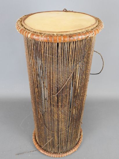 YOROUBA ou HAOUSSA, Nigéria.
Bois, peau,...