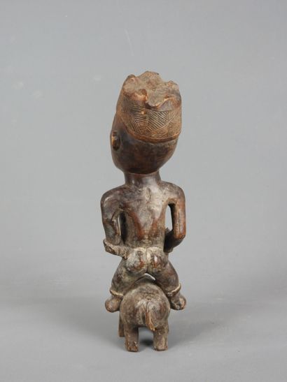 VILI, Kongo, République Démocratique du Congo.

Statue...