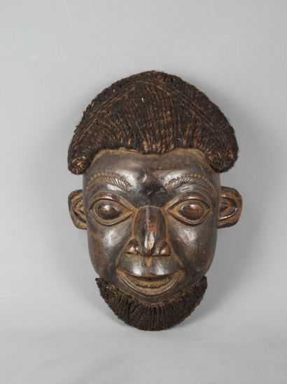 BAMILEKE, Cameroun.
Masque de danse à l'image...
