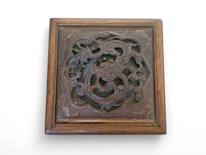 CHINE.
Boite carrée à compartiments en bois...
