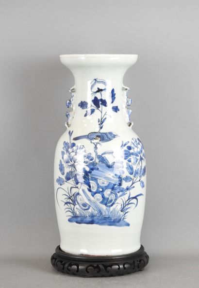 CHINA: White-blue porcelain vase decorated...