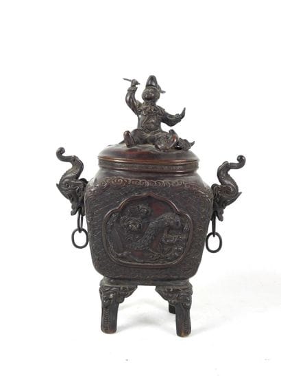 CHINE : brule parfum en bronze à patine brune...
