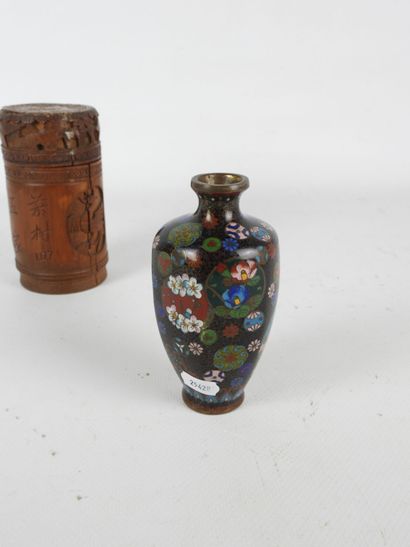 CHINA: cloisonné enamel vase with flower...