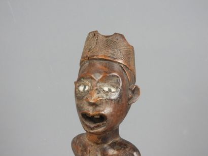 VILI, Kongo, République Démocratique du Congo.

Statue...