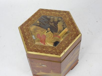 JAPON - Epoque MEIJI : Coffret hexagonal...