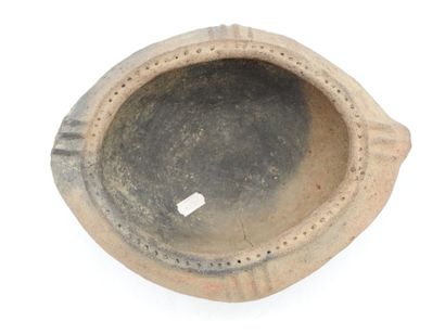 KIMBAYA : Oblong terracotta vase with striated...