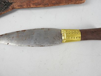 AFRIQUE : Machette et couteau avec fourreaux...