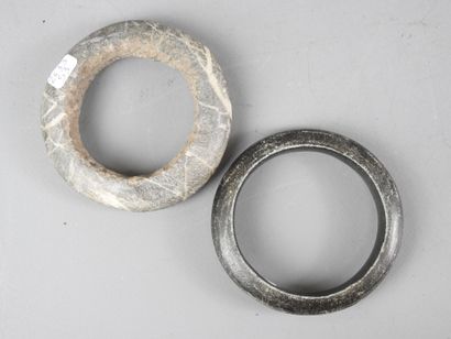 MALI: Two hombori bracelets in diniolithic...