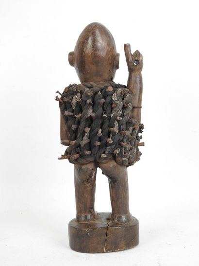 CONGO. Statue fétiche à clous type Nkisi...
