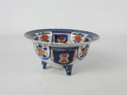 JAPAN: Porcelain stoneware bowl with blue,...