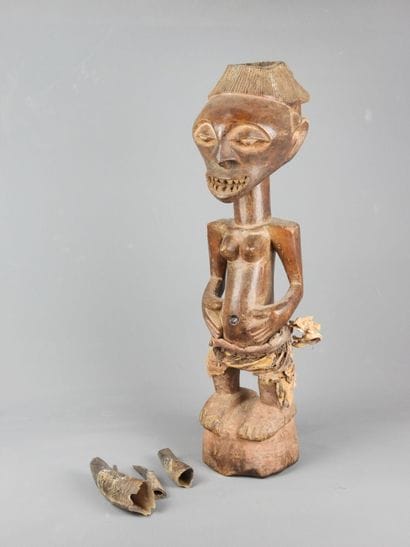 SONGYE, République Démocratique du Congo.

Bois...