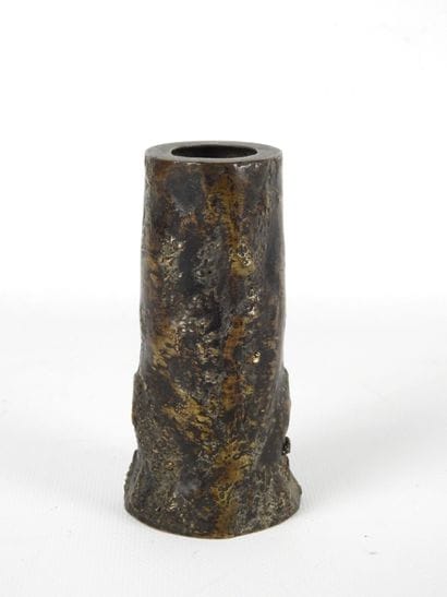 CHINA: Bronze vase. Incised character mark...