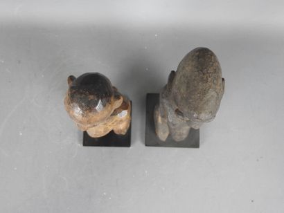 LOBI, Burkina Faso.
Deux anciennes statues...
