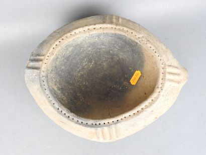 KIMBAYA : Oblong terracotta vase with striated...