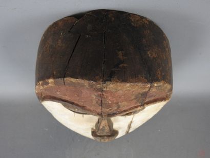 GABON
Vuvi dance mask, wood and pigment....
