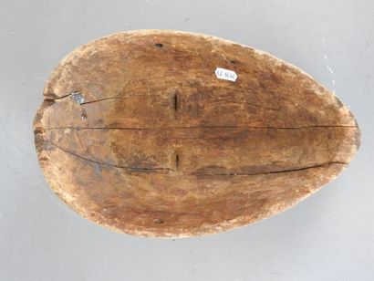 GABON
Vuvi dance mask, wood and pigment....