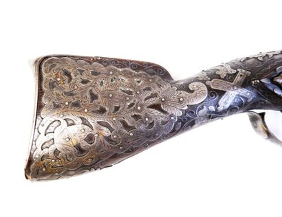 ARMES à FEU. Escopette à monture en noyer...