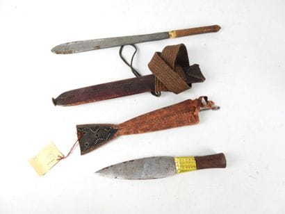 AFRIQUE : Machette et couteau avec fourreaux...