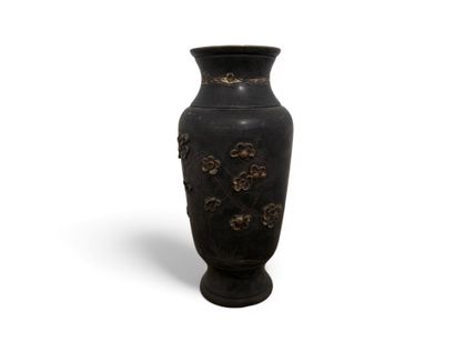 CHINA, 20th century.
Lot including : 
1 bronze...