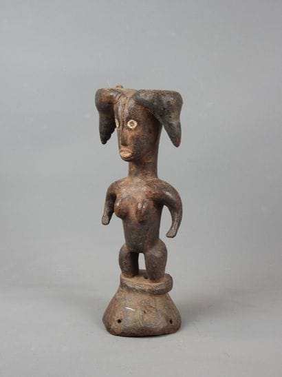Statue cultuelle, IGBO, Nigéria.
Bois, patine...